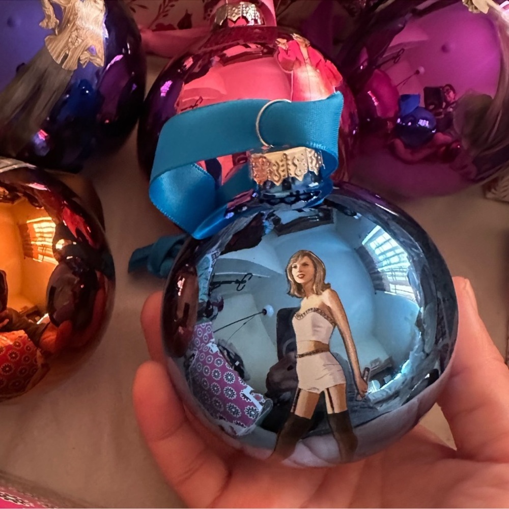 Taylor Swift Christmas Ball Ornaments. - Picture 5 of 12